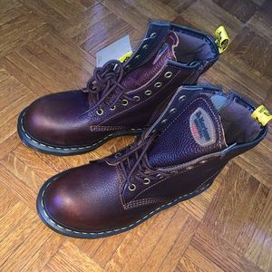 NWT Dr. Martens Maple Zip Steel Toe Boots in Teak - Size 9